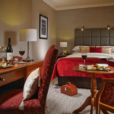 ホテル バスウェルズ 3*