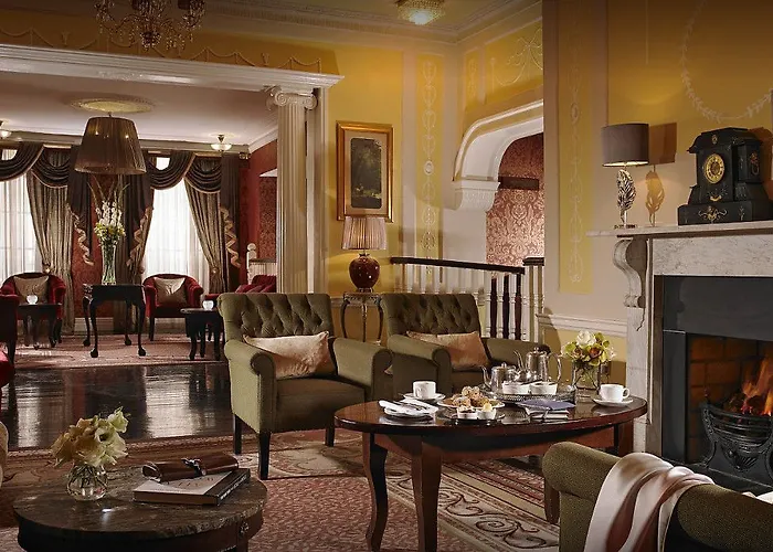 Buswells Hotel