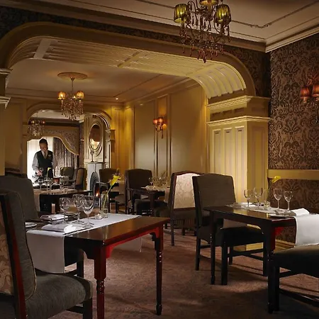 Buswells Hotel 3*